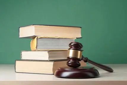 對于家庭重大事項, 只有一方簽字的合同,  是否成立。